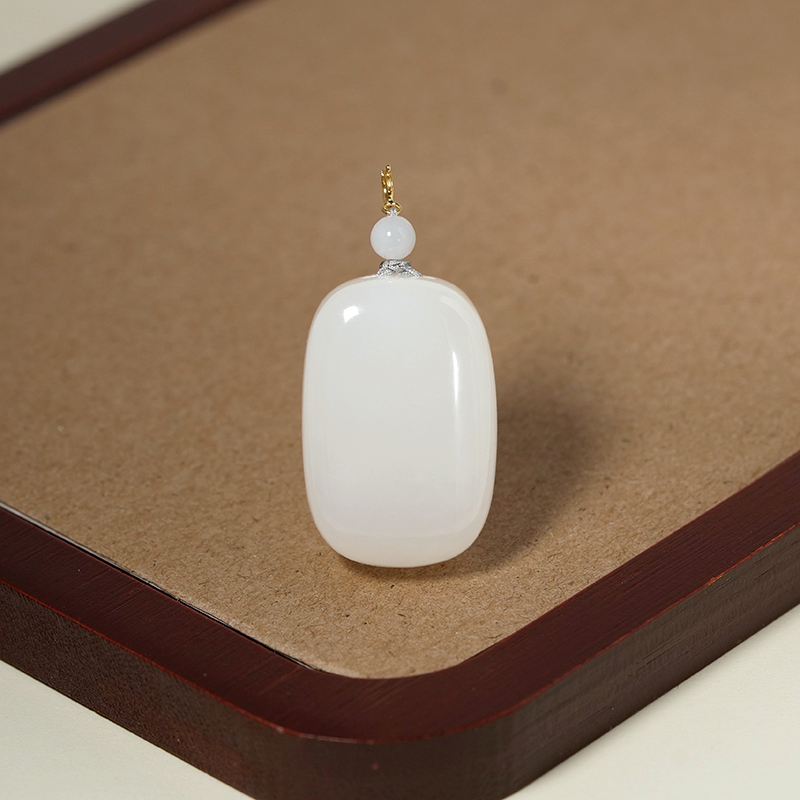 【石泽珠宝】和田玉白玉无事牌+18k金镶嵌气质简约含绳子