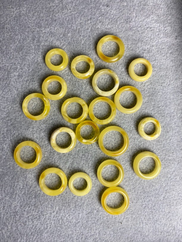 天然琥珀蜜蜡跑环内径 7～11mm（多样性发其一）