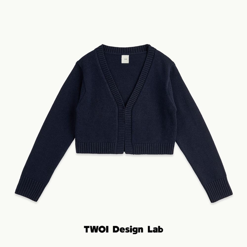  TWOI Design Lab "精致老钱系列"「奶油藏蓝羊毛V领开衫毛衣」