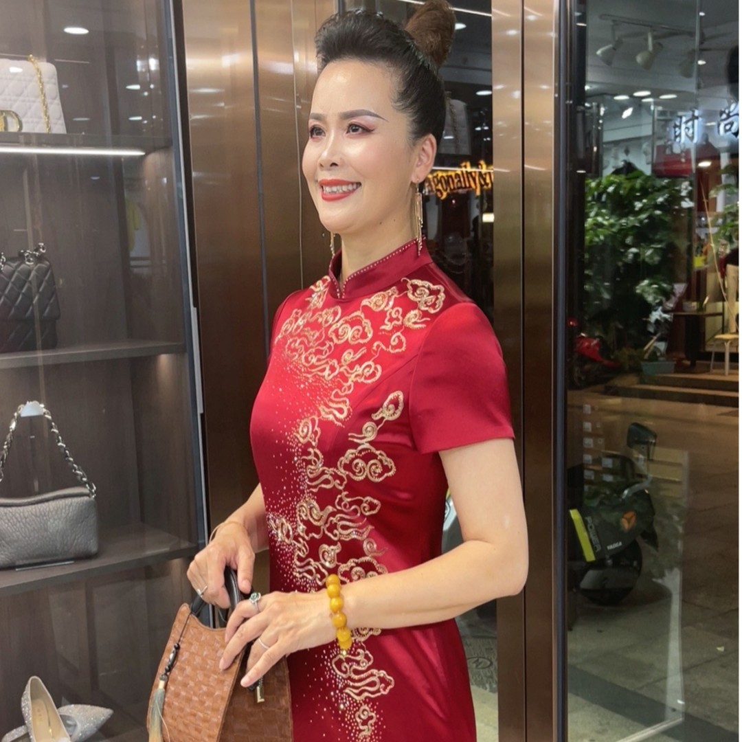 高级中式婚宴祥云重工刺绣修身显瘦旗袍LY17026