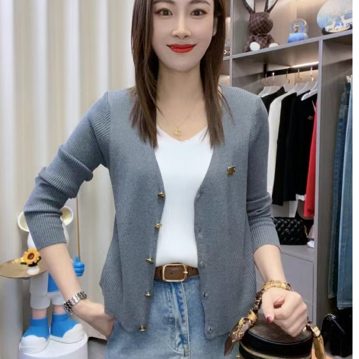 【杨杨服饰】新款假两件针织开衫女拼接时尚显瘦大码长袖针织衫NK