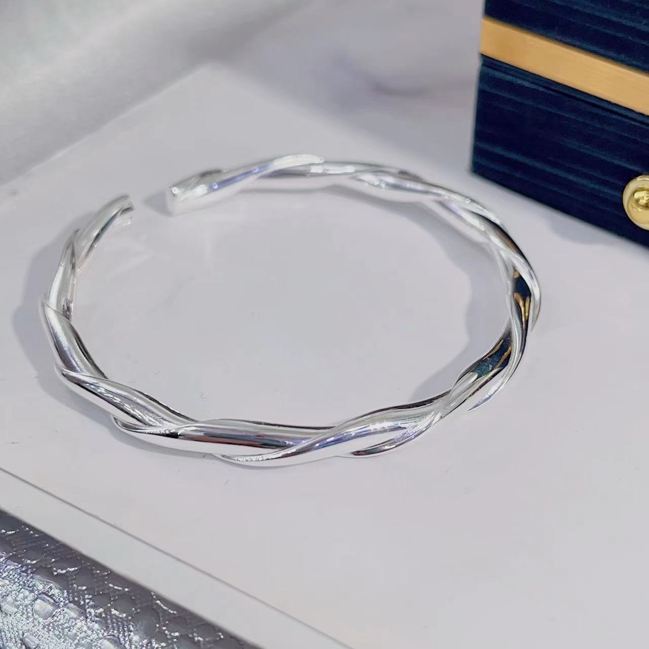 足银手镯 【莫比乌斯环开口】 约25克 足银9999手镯 A1127