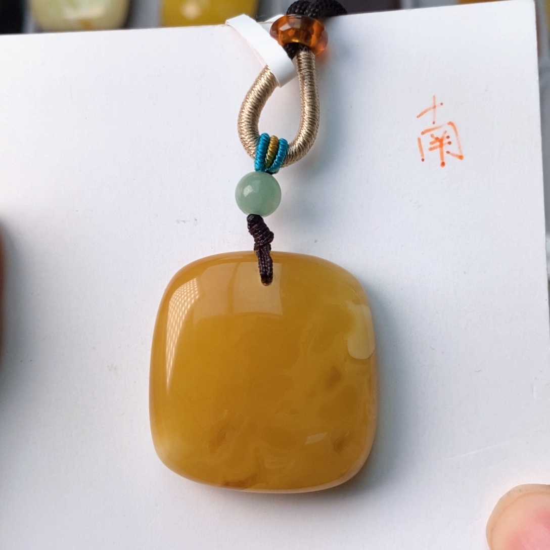 琥珀珠宝奇石未镶嵌