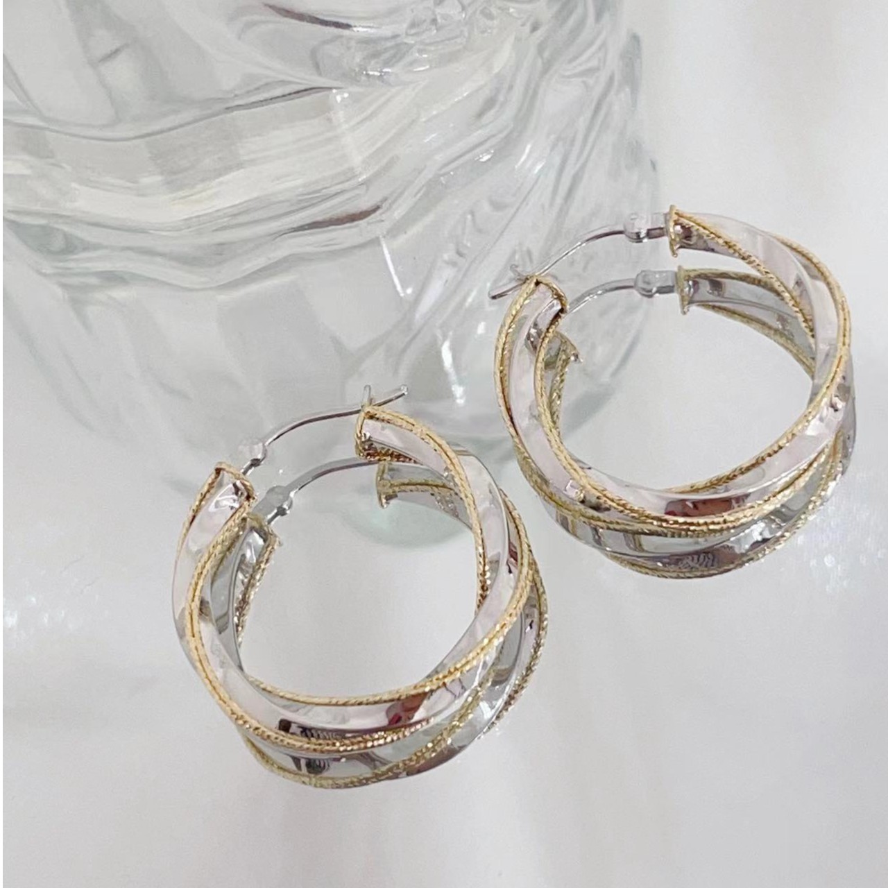 OUMU/欧慕18K金进口双色莫比乌斯耳圈扭结轻奢时尚气质百搭耳环