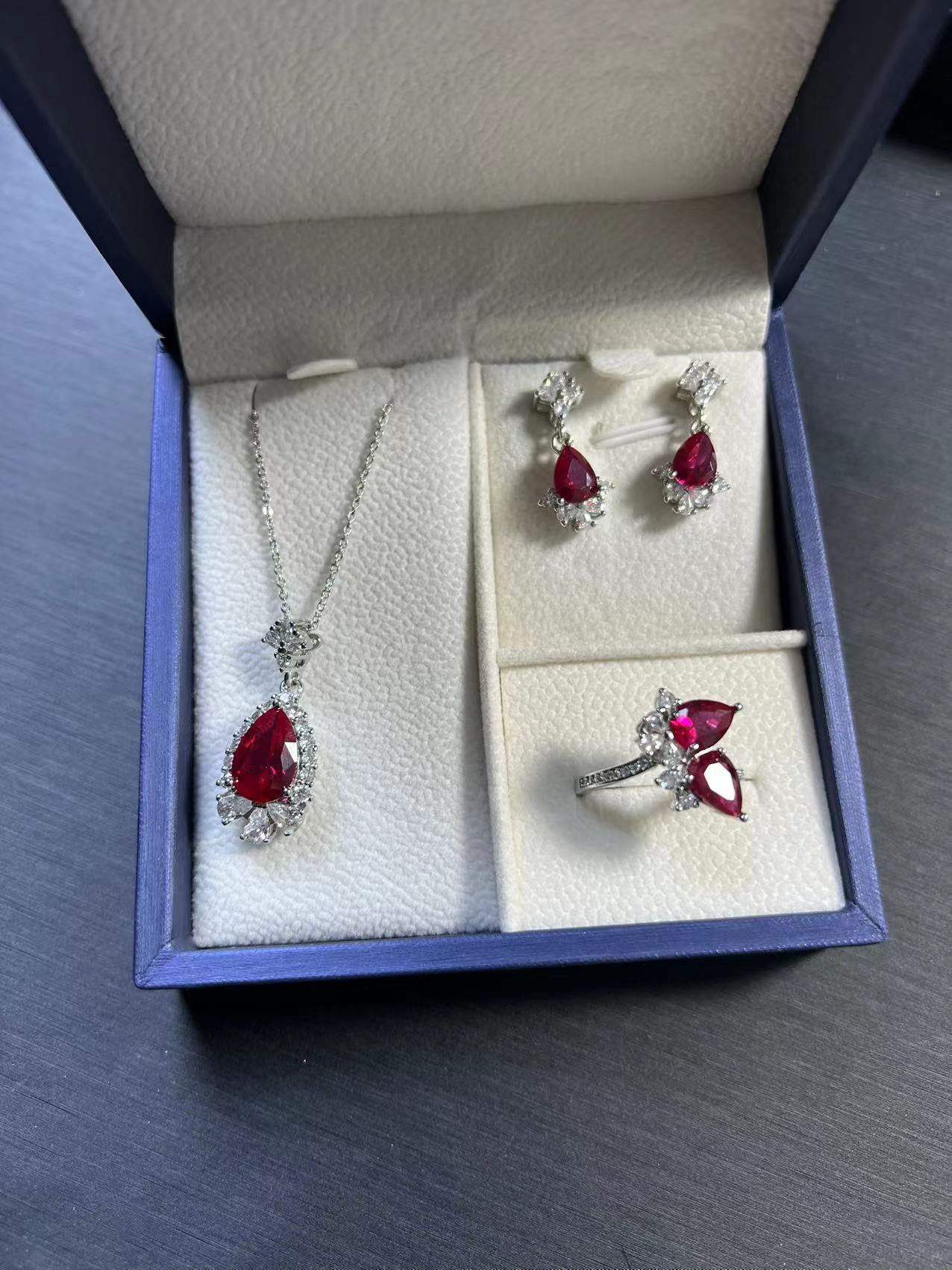 A046HT浪漫曼谷之旅时尚轻奢红色镶嵌三件套套装