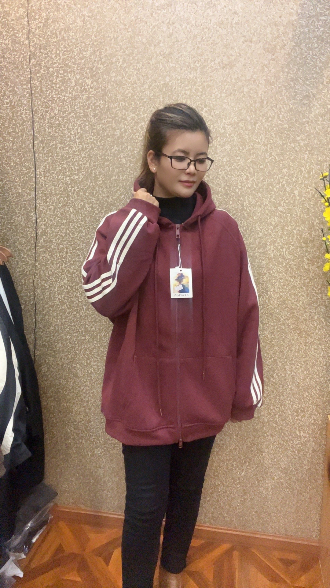 依梦学生时尚韩版女装店的酒红色开衫连帽ins卫衣休闲外套百搭款