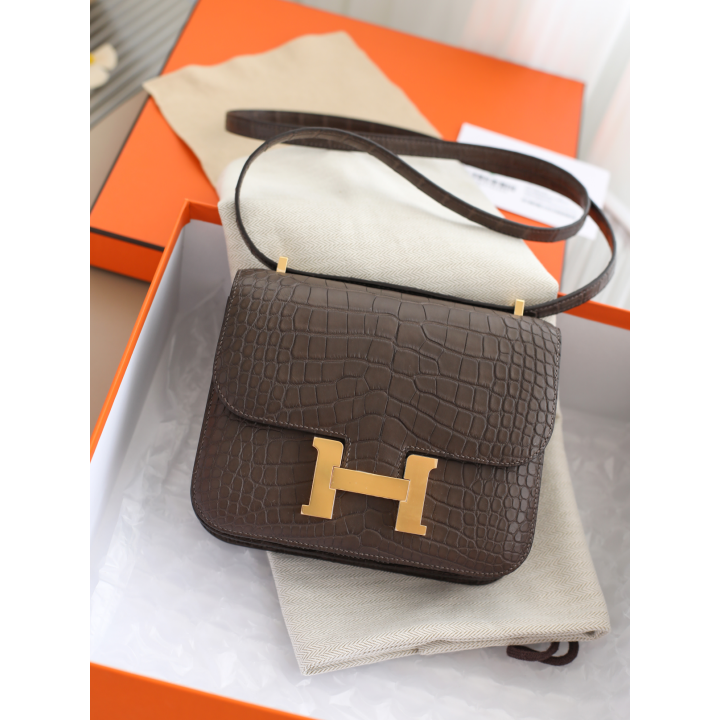 全新未使用 Hermes/爱马仕 鳄鱼皮大象灰金扣大“H”标志单肩斜挎包