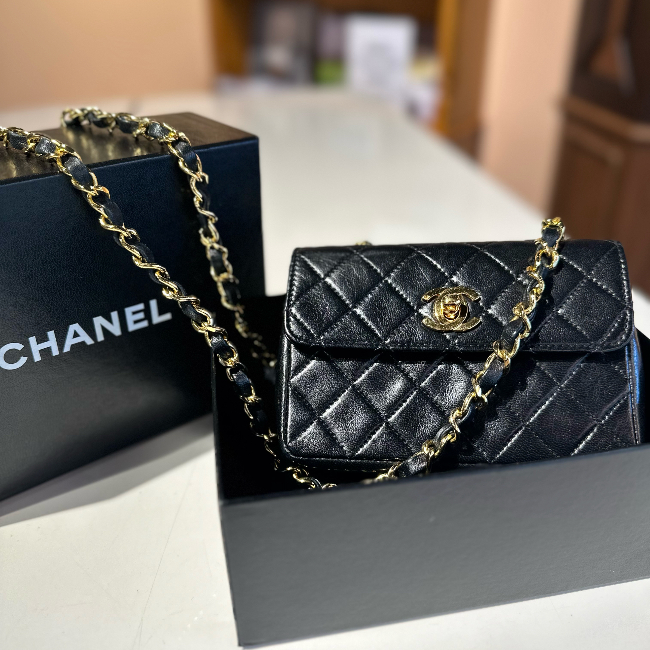 95新 Chanel/香奈儿 羊皮黑金Mini CF/H0008617