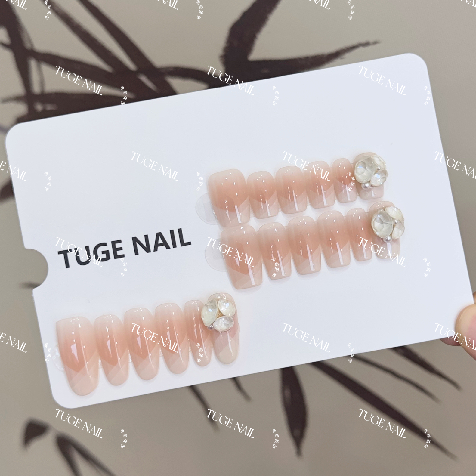 TugeNail “云雾” 秋冬氛围感彩色猫眼美甲气质简约渐变晕染-芬达