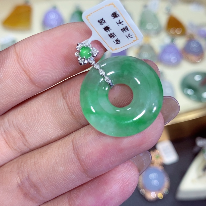 【闪购商品】翡翠颈饰18K金镶嵌