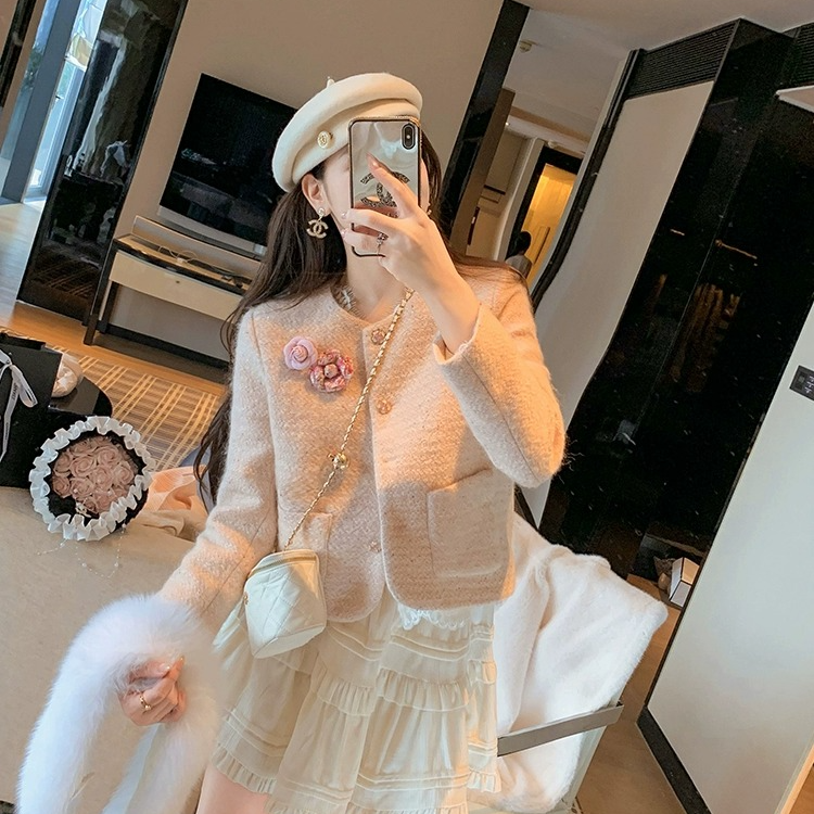 鱼兔子的兔子小香风名媛轻薄羽绒洋气女秋冬新款短款毛