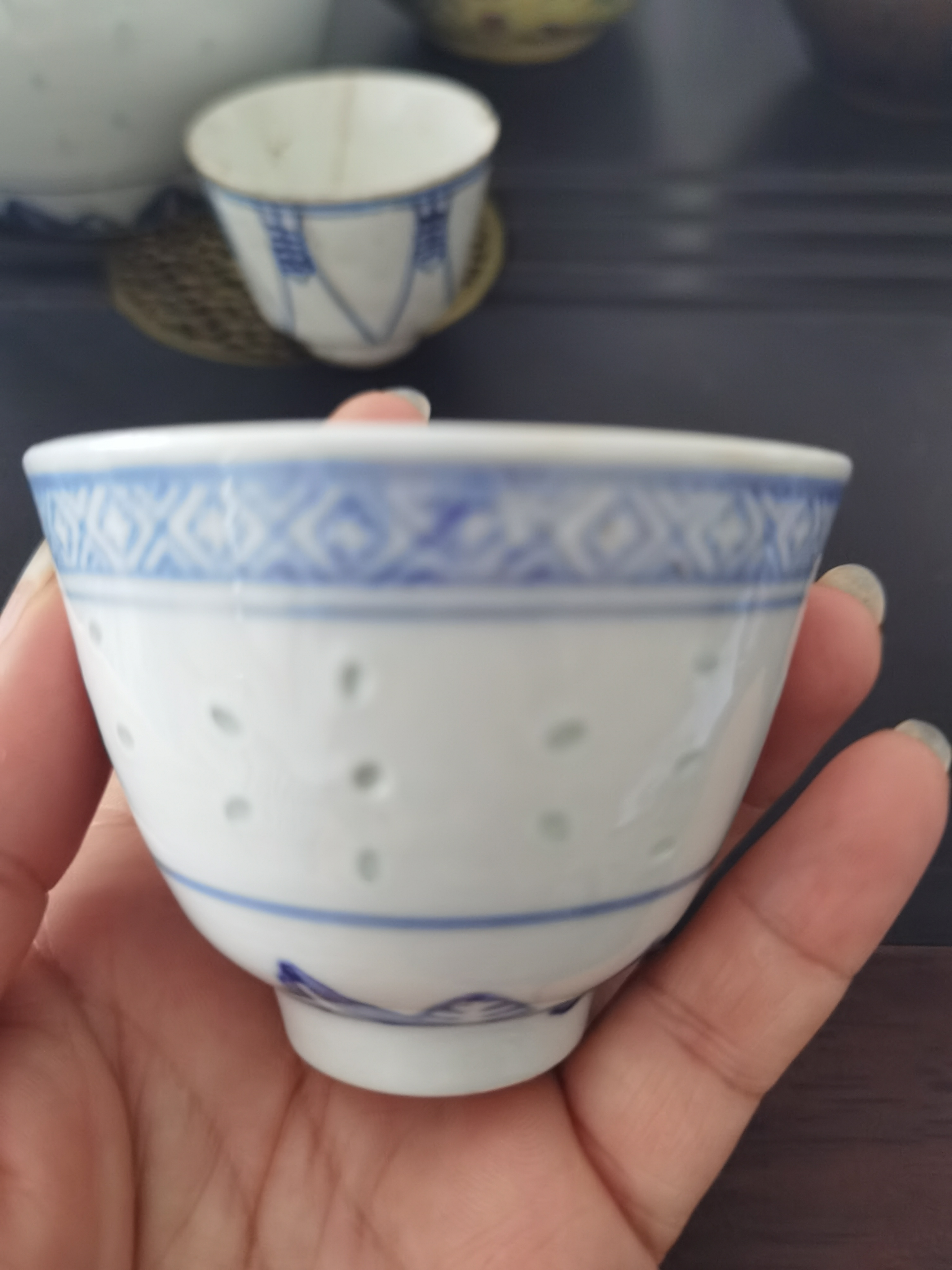 玲珑瓷的小杯子摆件