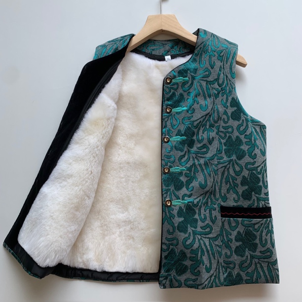 可拆卸羊皮毛马甲坎肩女士中老年皮毛一体真皮