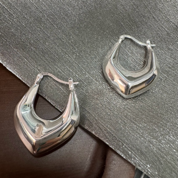 925银耳饰 港风几何爱心菱形光面耳环极简冷淡-守护之盾耳扣0175