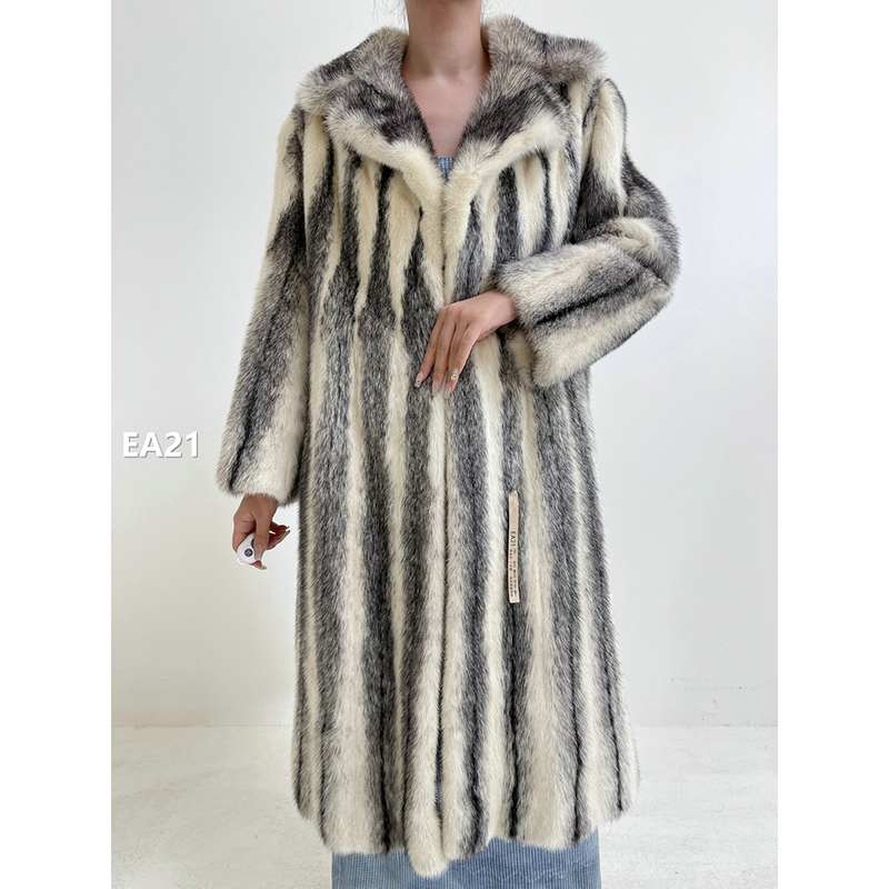 【EA21】S码 奶油米十字貂水貂外套外套（肩42胸102衣104袖57）
