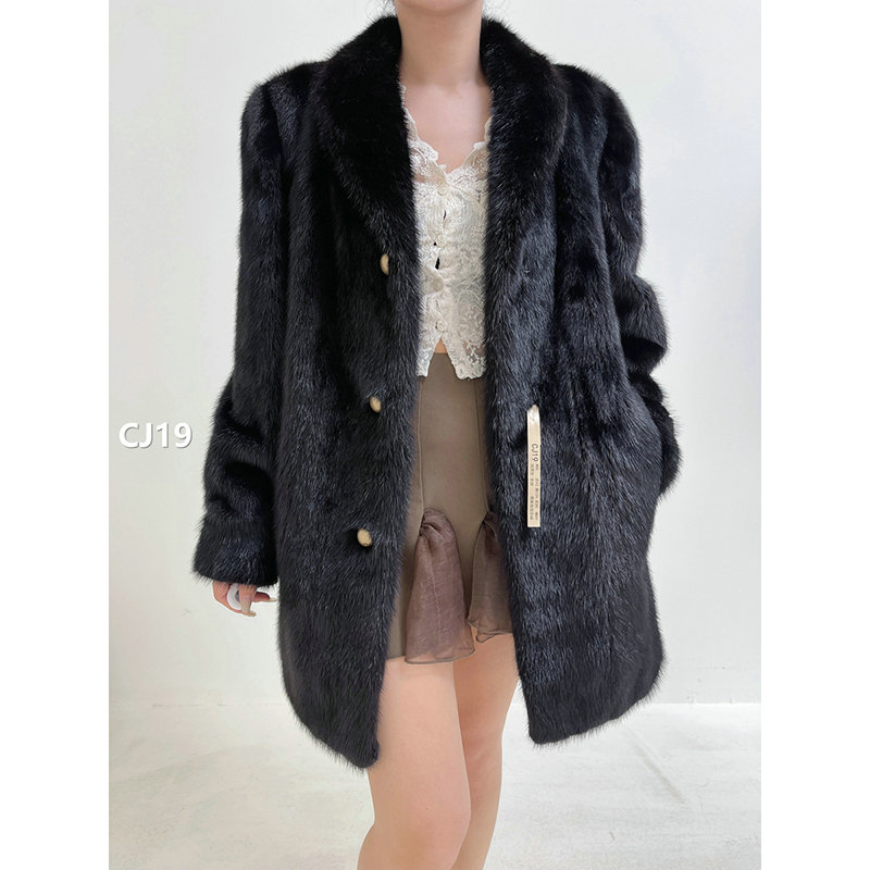 【CJ19】M码 纯黑色全抽水貂大衣外套（肩42胸104衣80袖60）