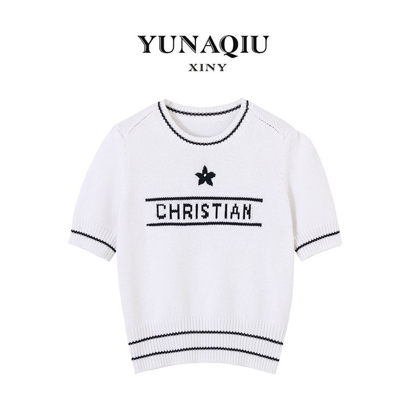 YUNAQIU白色休闲百搭圆领针织短袖T恤宽松套头字母刺绣毛衣-3049