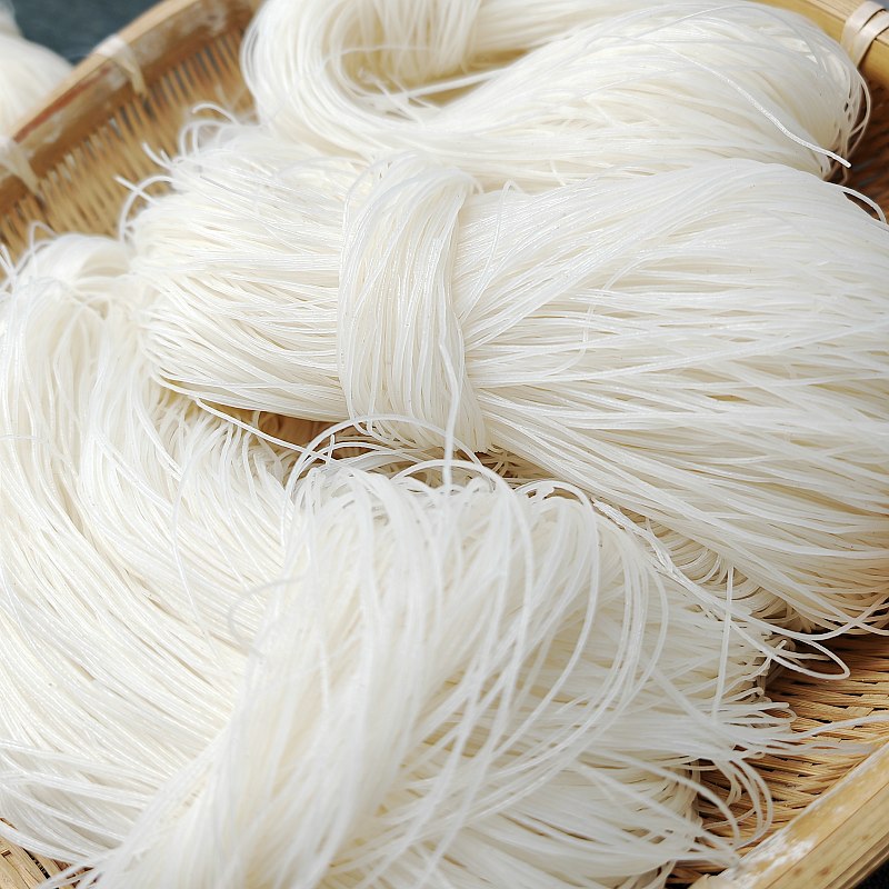 云南德宏细米线细早点新鲜即食撒撇撒苤米线半干真空袋装500克