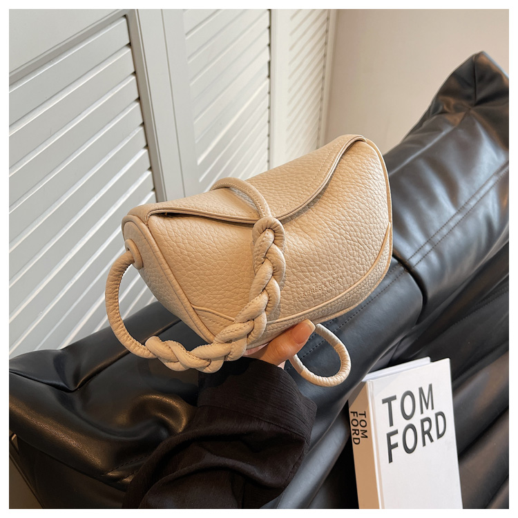 高级感包包女小众设计单肩斜挎包网红爆款简约迷你小包包