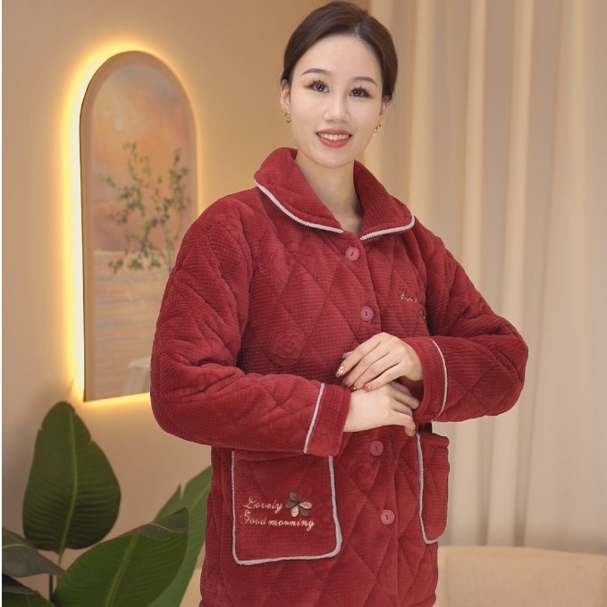 2023年冬季保暖夹棉加厚加绒居家服法兰绒三层奶奶衣服胸口花纹