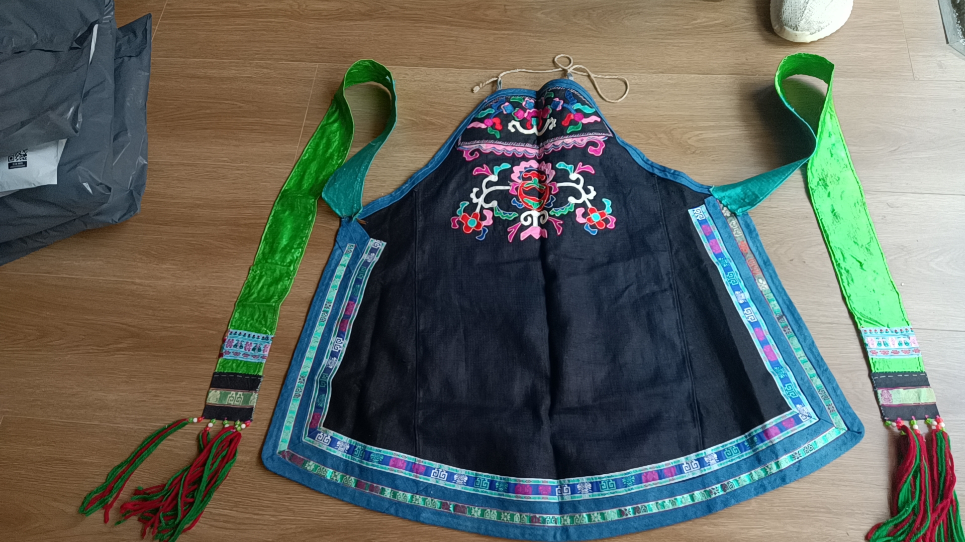 布依族贴布绣围腰