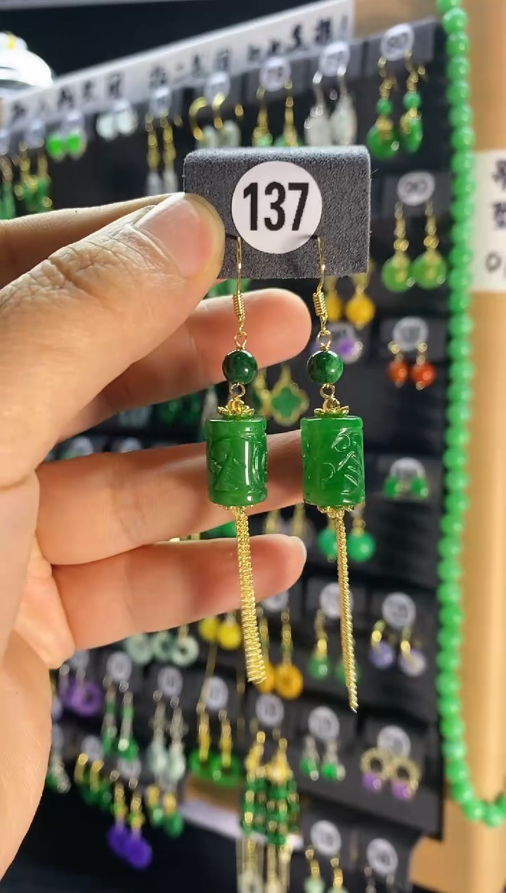 【闪购商品】翡翠耳饰银S925镶嵌137....