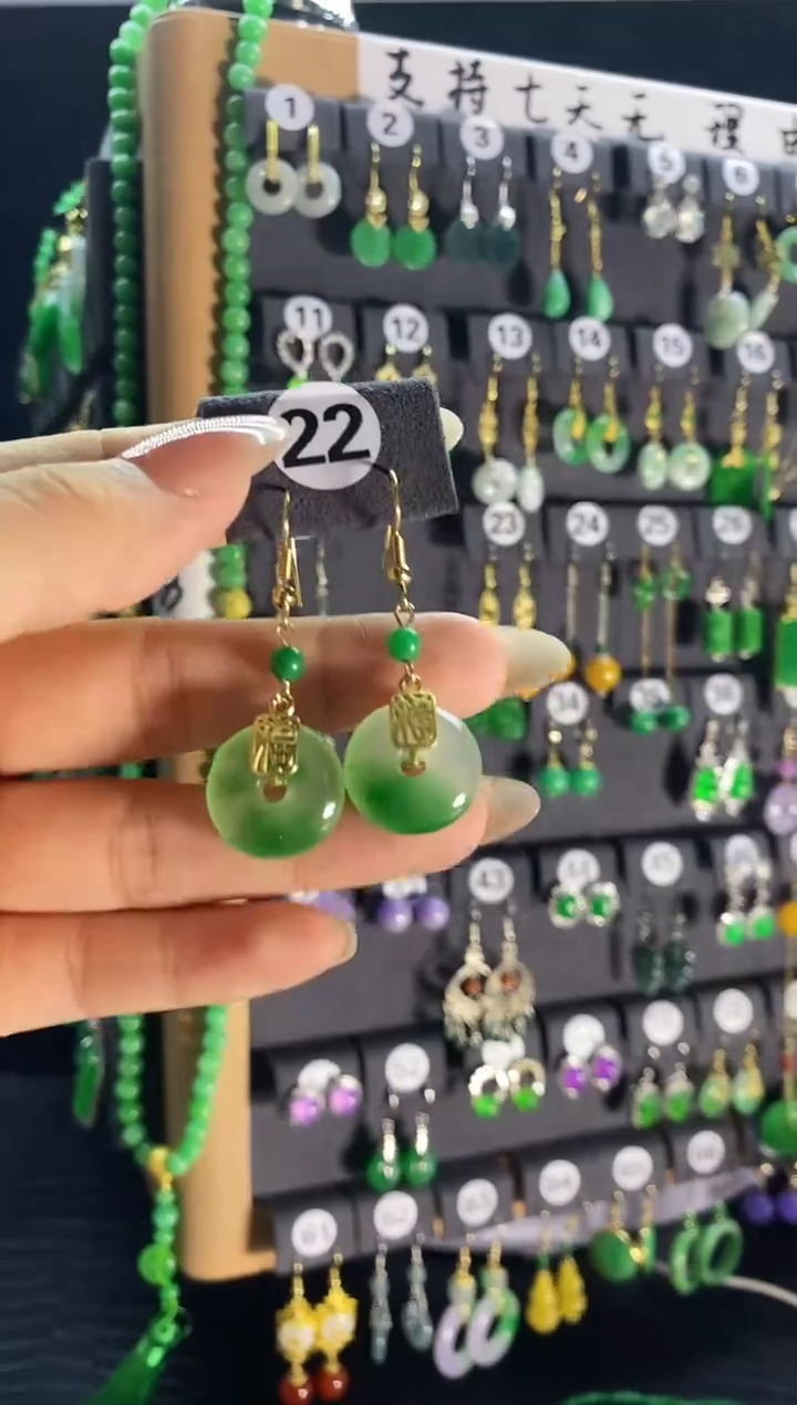 【闪购商品】翡翠耳饰银S925镶嵌22...