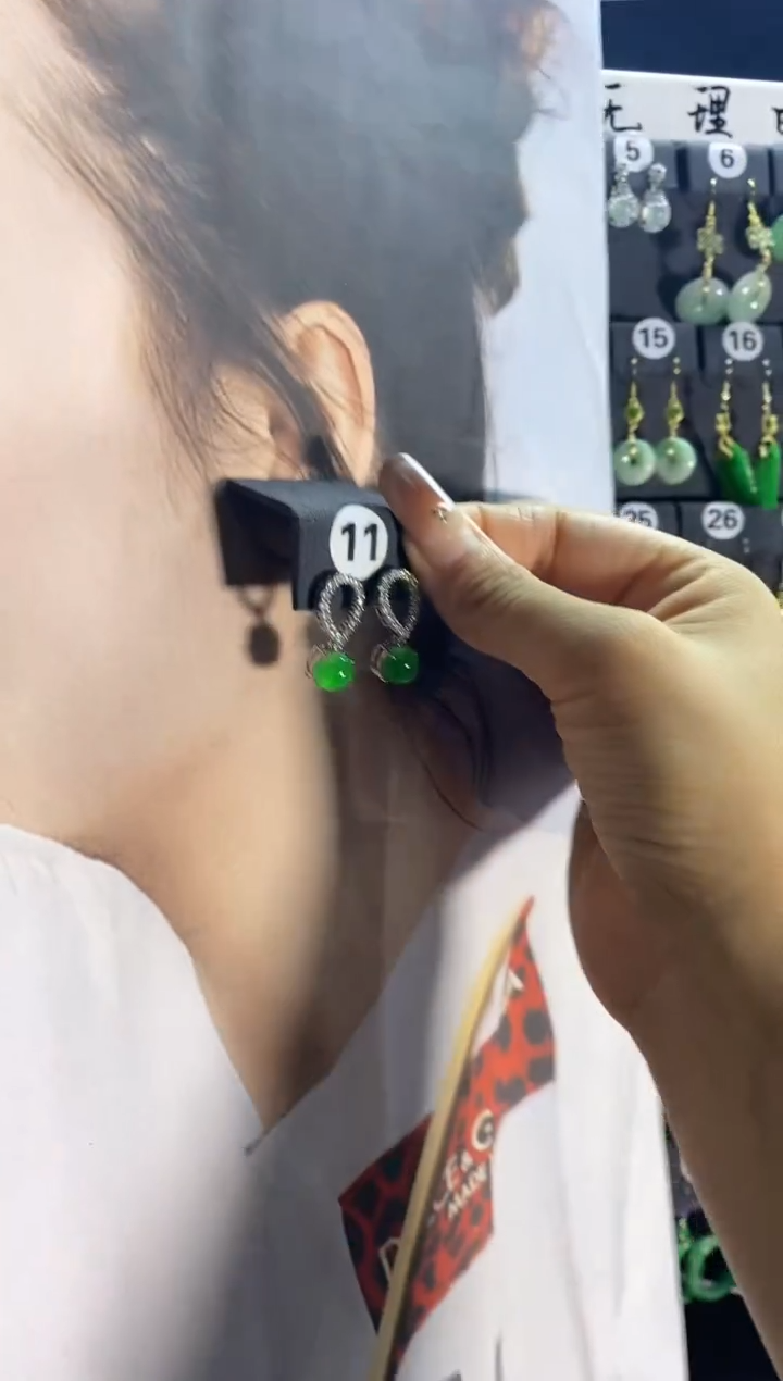 【闪购商品】翡翠耳饰银S925镶嵌11...