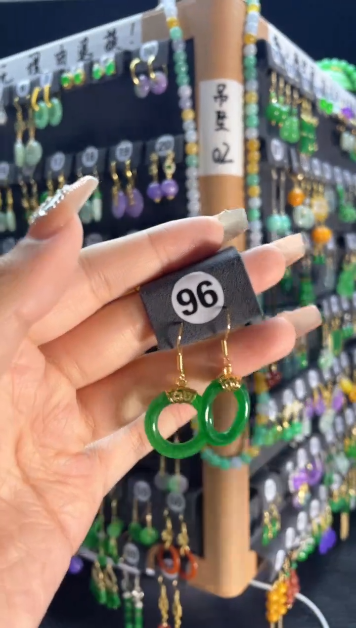 【闪购商品】翡翠耳饰银S925镶嵌96...