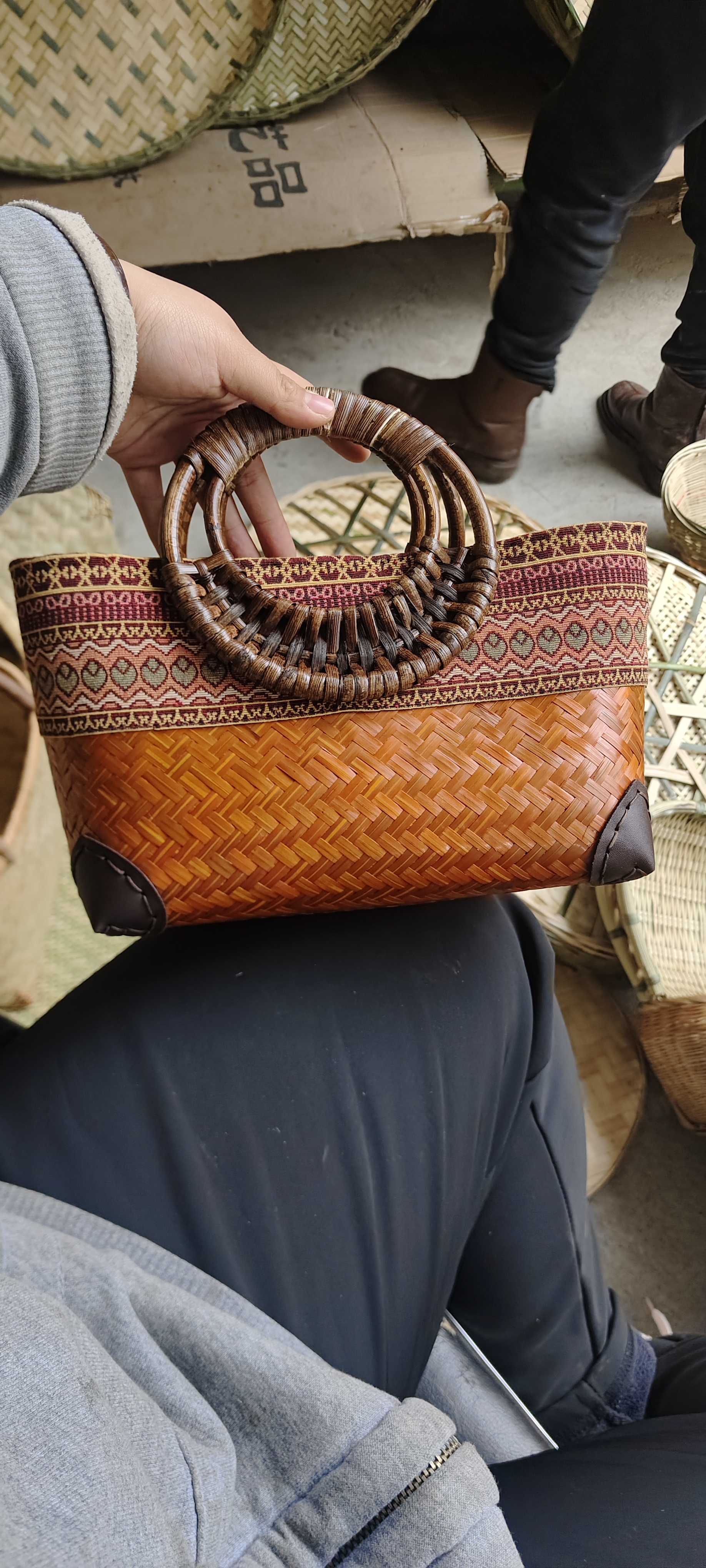 很贵的竹编编包手工编织