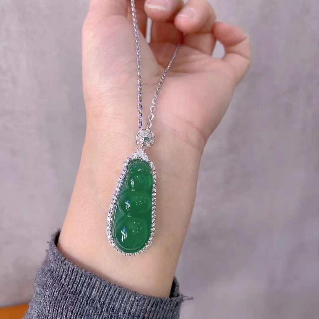 S925银天然玉髓百搭满绿福豆吊坠