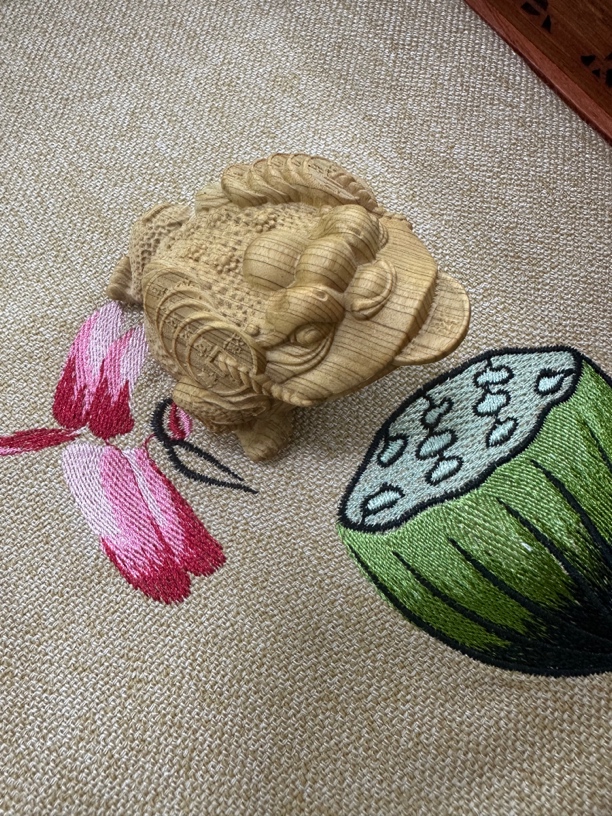 太行山崖柏金蟾手把件