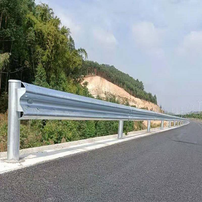 波形护栏公路护栏防撞护栏厂家两波三波热镀锌波纹板全国安装
