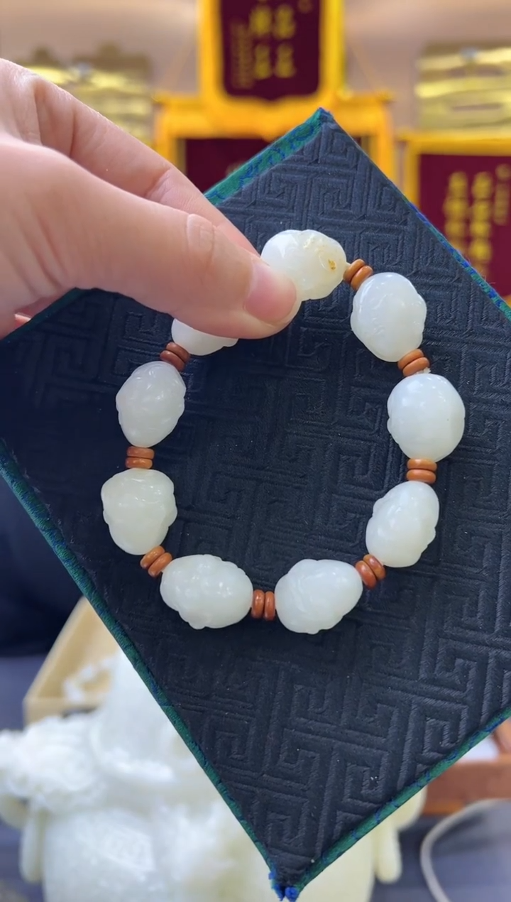 【闪购商品】和田玉挂件未镶嵌十八罗汉手串