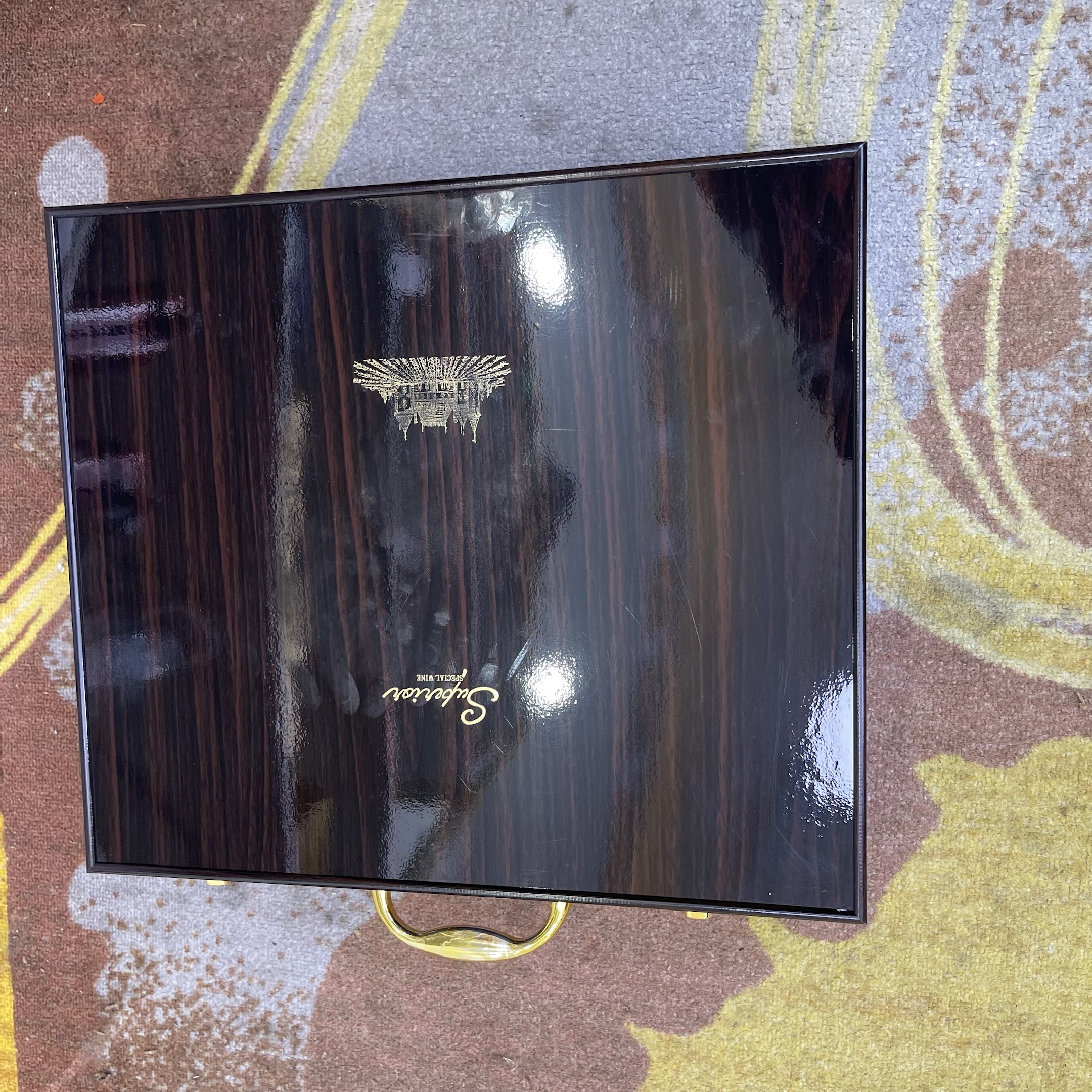 木纹方盒结婚礼盒