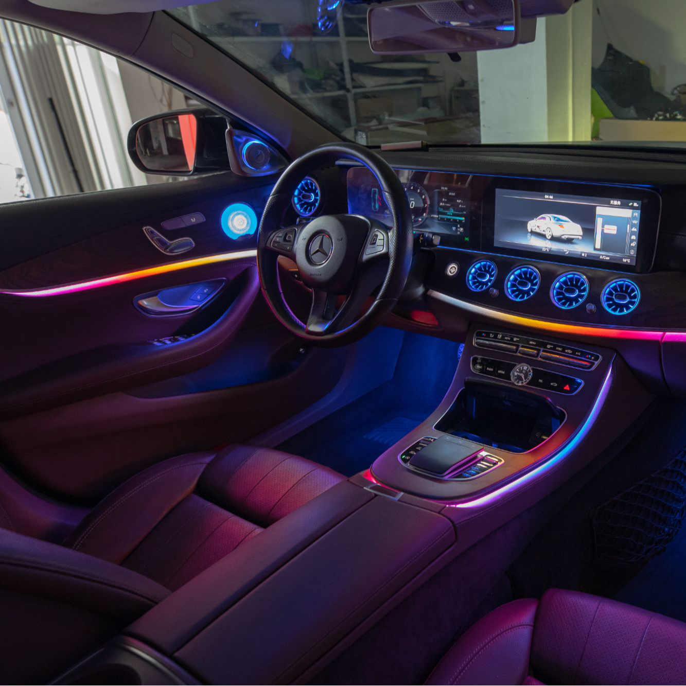 适用于奔驰17-23款E级氛围灯改装旋转高音出风口动态光影气氛灯