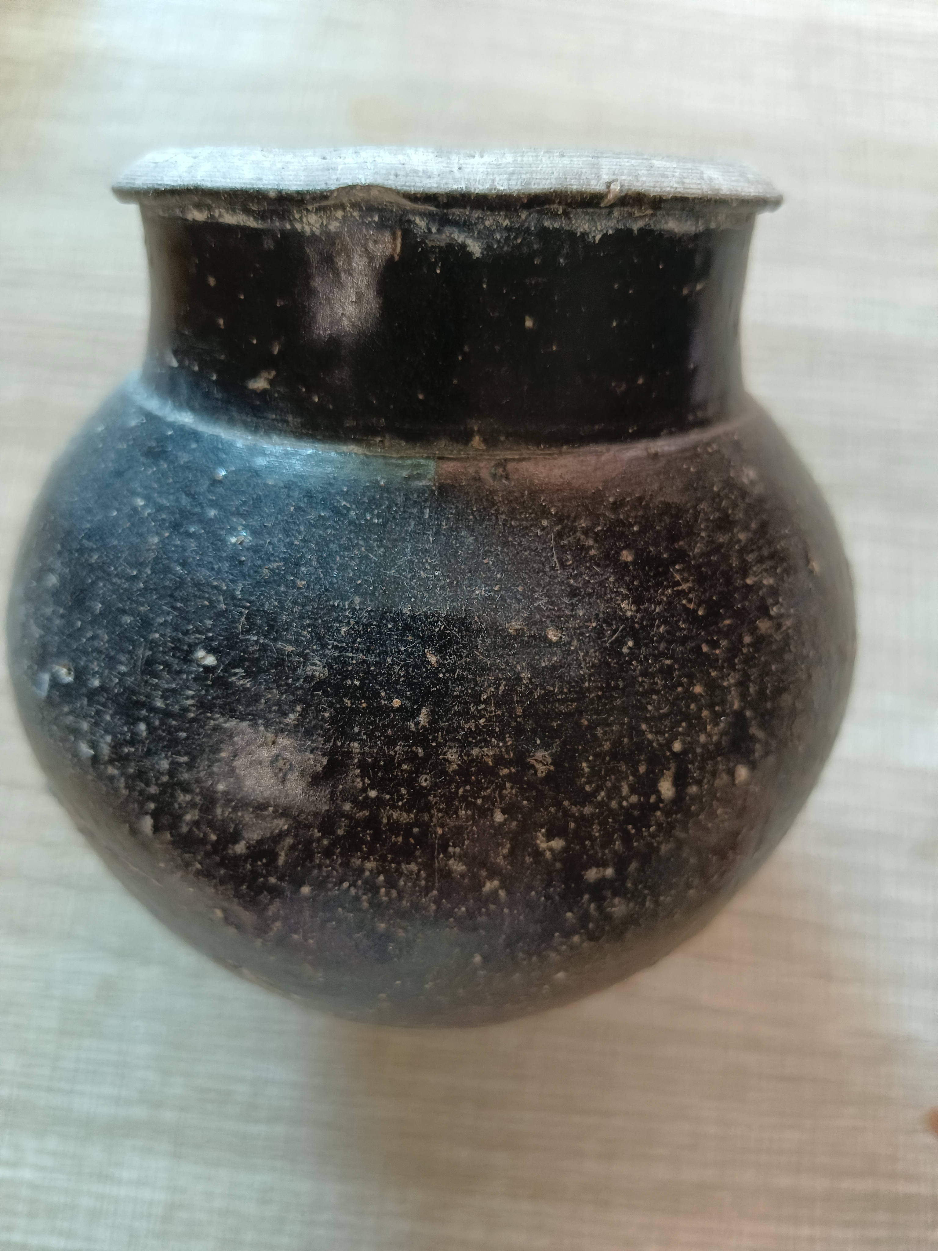 景德镇窑赣吉黑釉小罐