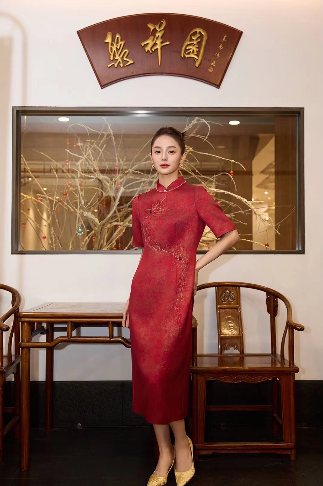 17969朱紫渝酒红色喜婆婆喜妈妈婚宴旗袍礼服敬酒服