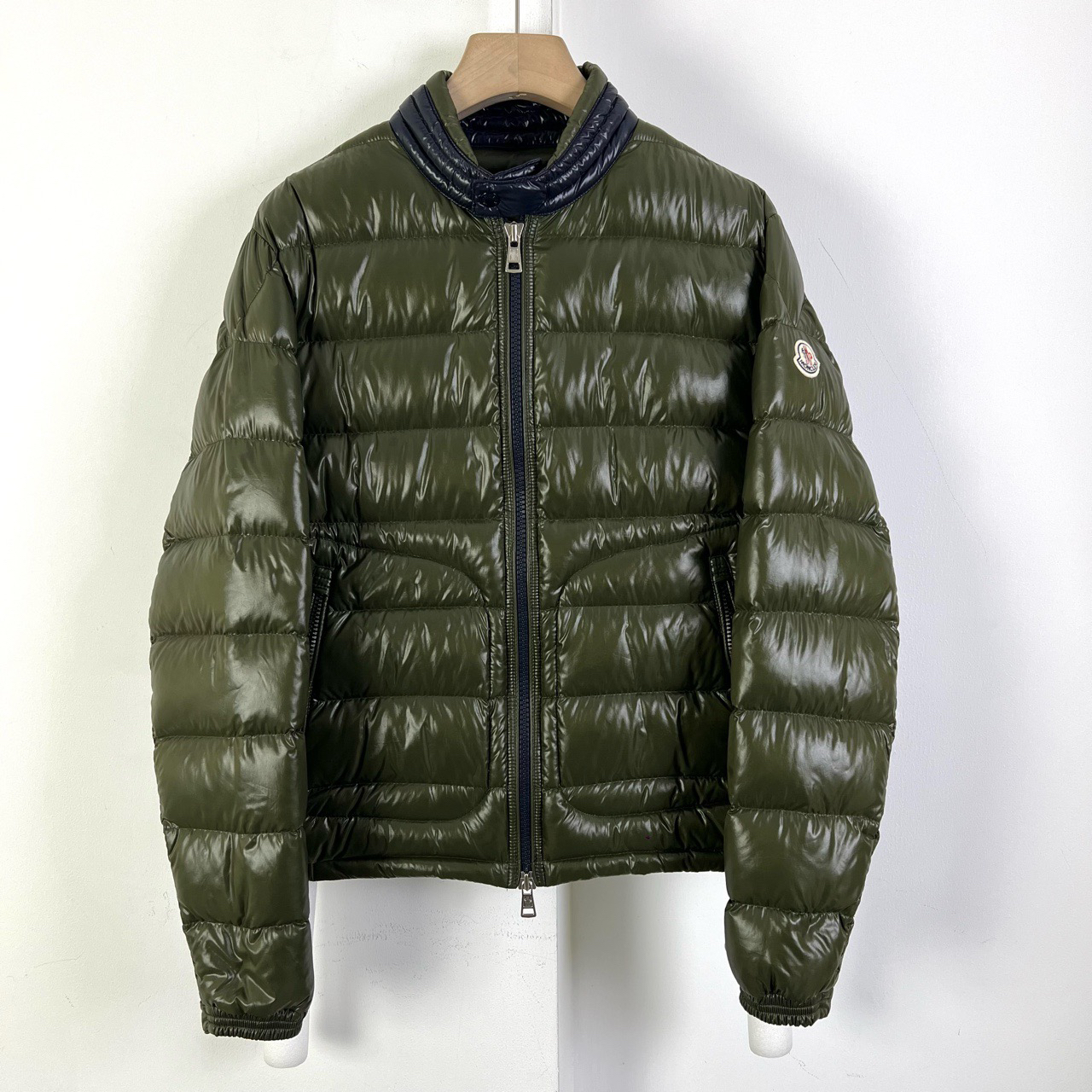 Moncler/盟可睐/2码/深绿色轻薄羽绒服/95新/有油渍/00536/10472