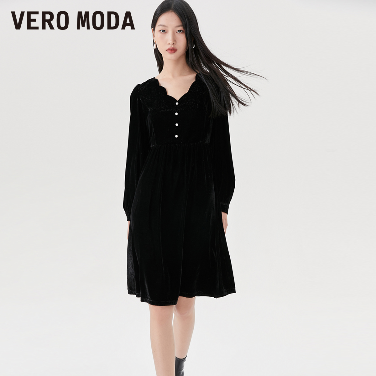 【达人推荐】Vero Moda连衣裙丝绒光泽中长裙泡泡V领宫廷32317D014