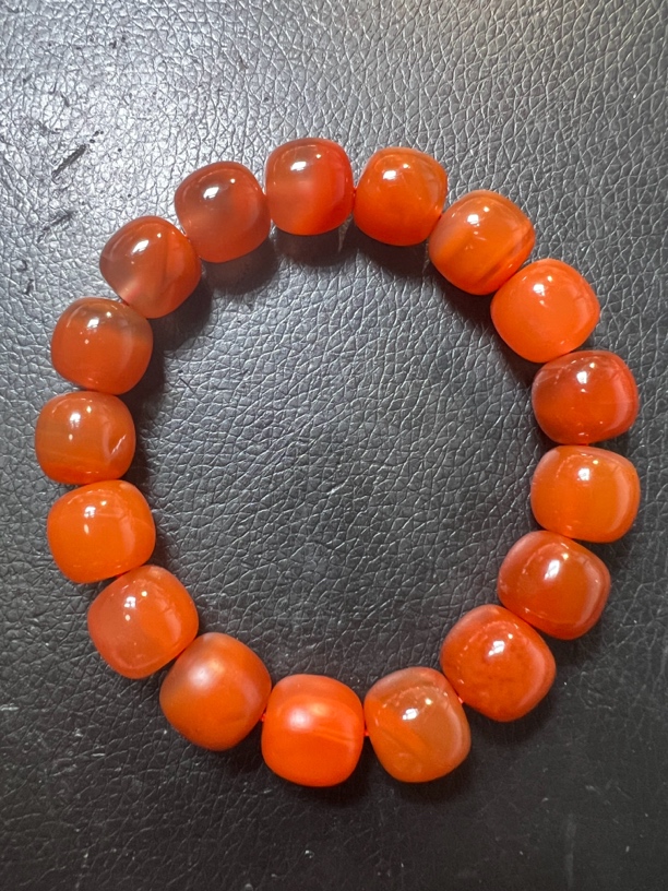 保山杨柳大黑洞原矿柿子色手串