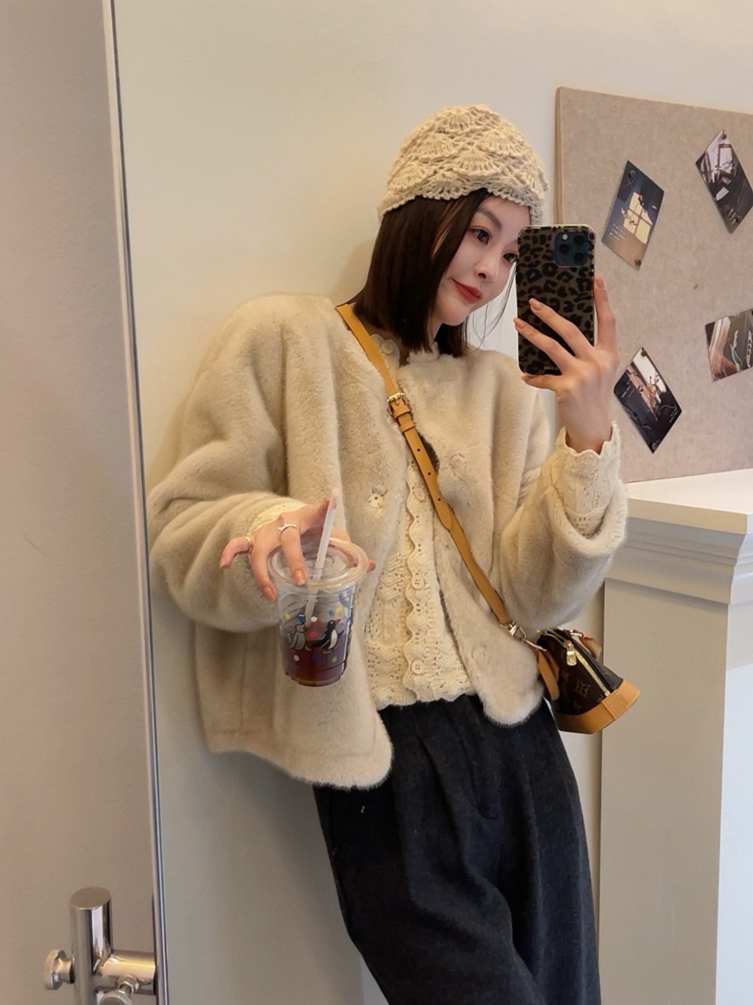 老赵服饰 【冬款上新】圆领单排扣毛毛外套 21AU2788