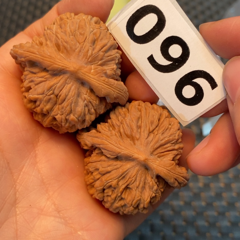 【闪购商品】文玩核桃吊坠卿**?096