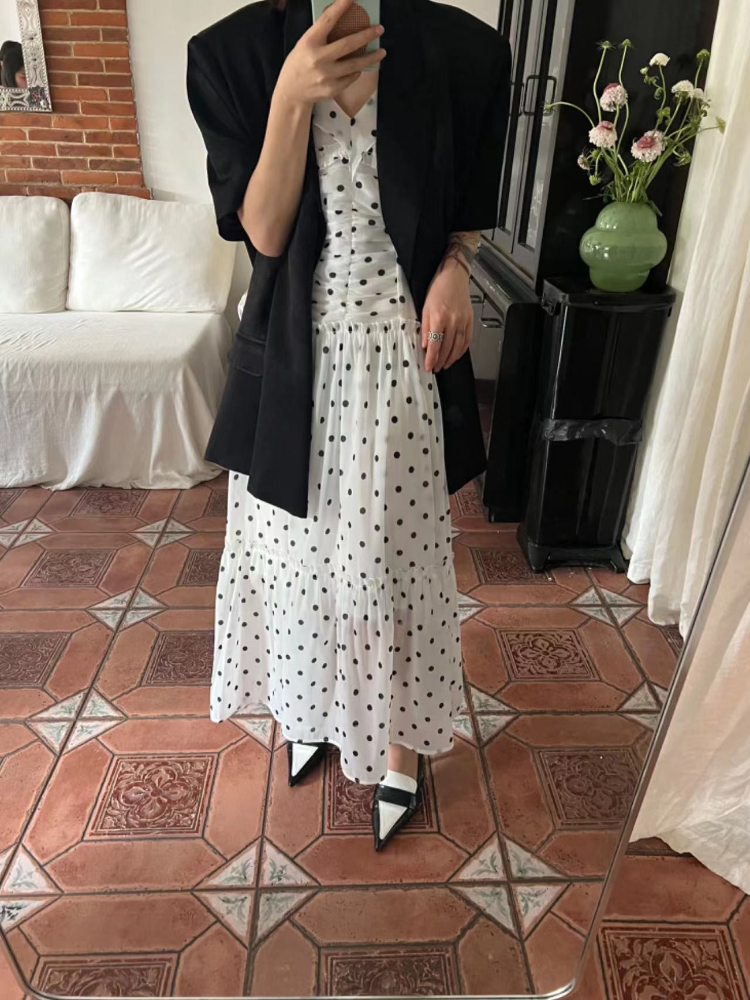 法式复古波点吊带连衣裙显瘦气质时尚