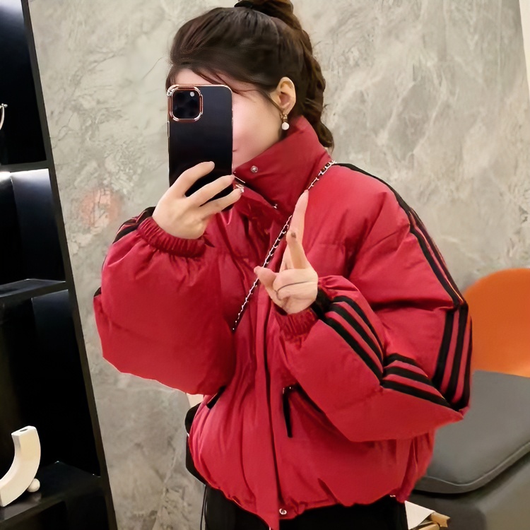 冬季女款反季秋冬时尚新款小个子高级三条杠炸街短款羽绒服潮流