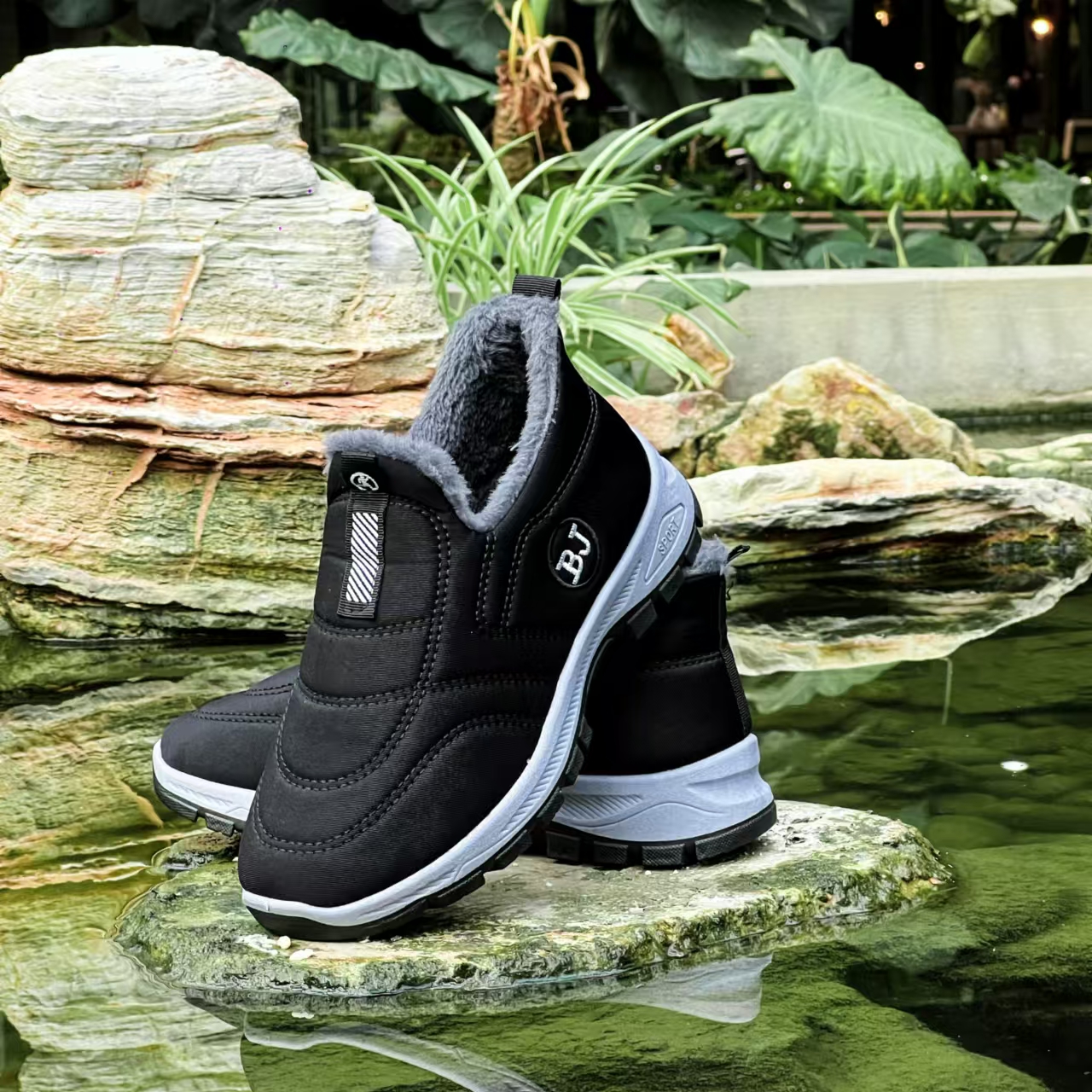 男女同款新款老北京布鞋冬季加绒加厚健步鞋防滑软底休闲爸爸鞋