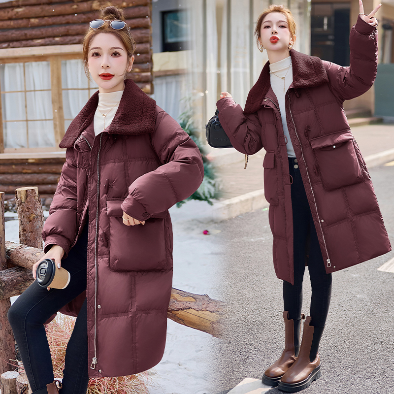 白鸭绒外套女2025冬新款韩版中长款过膝洋气宽松羊羔毛翻领羽绒服