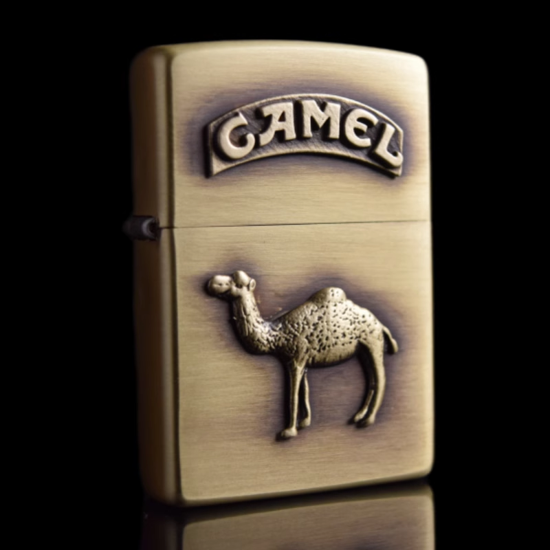 ZIPPO打火机  骆驼XF常规平底黄铜贴章DYJ1