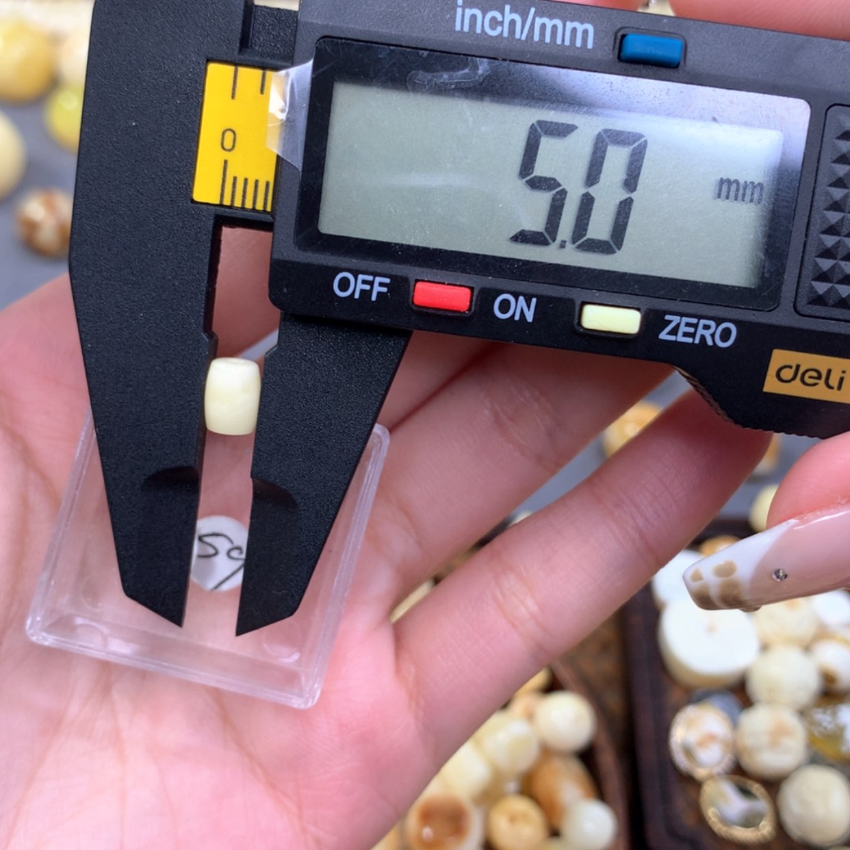 【闪购商品】琥珀裸石未镶嵌