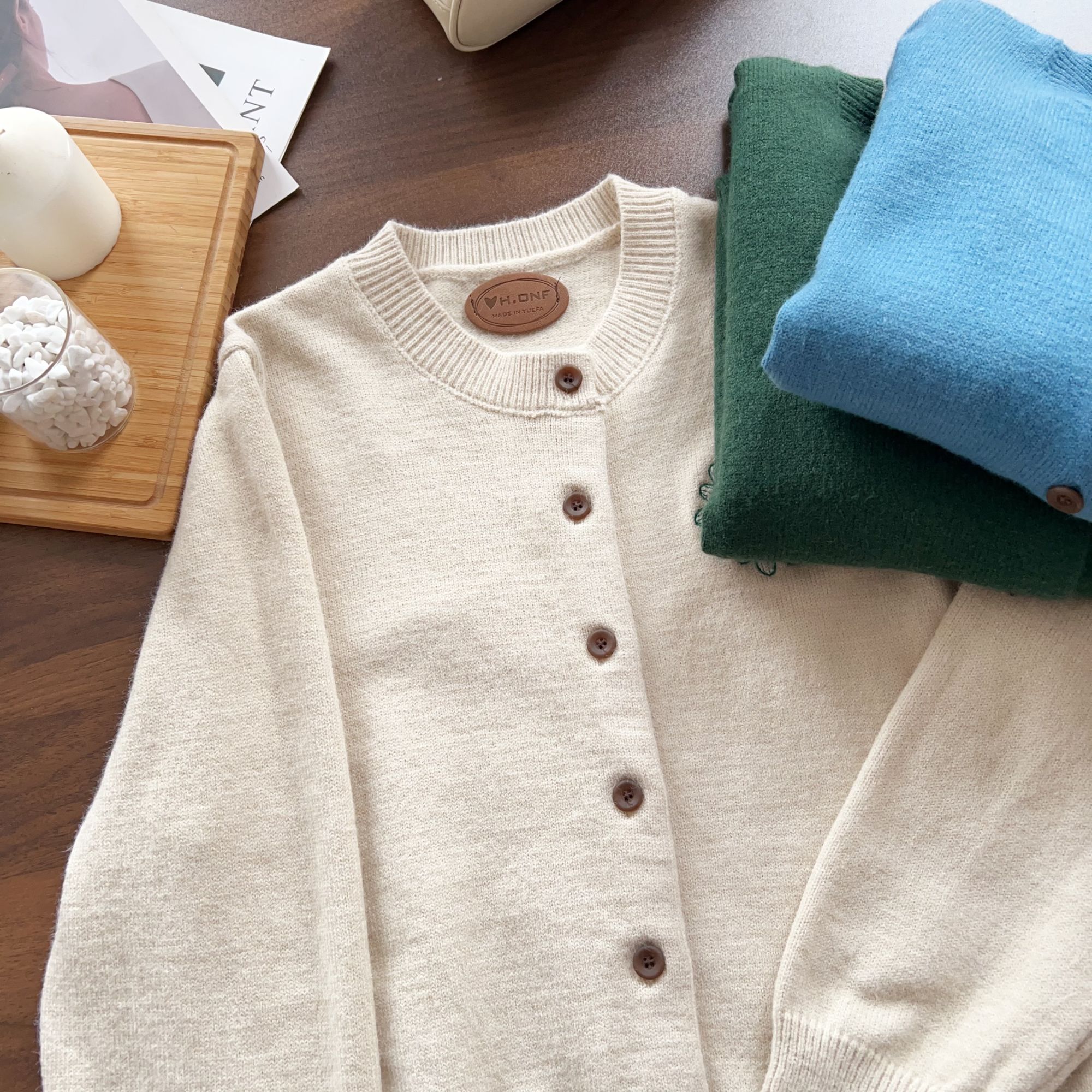 朵儿定制 花朵刺绣排扣休闲百搭开衫毛衣ID76